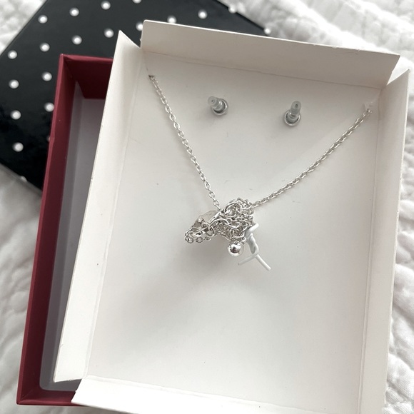 Letter K Necklace & earrings set - Picture 2 of 2